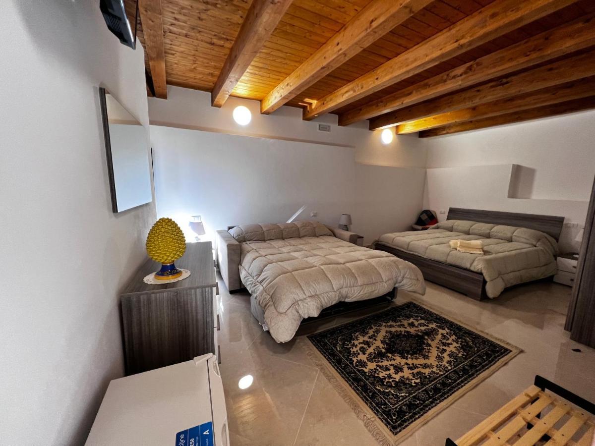 Bed and Breakfast Le Vie Di Girgenti Agrigento Exterior foto